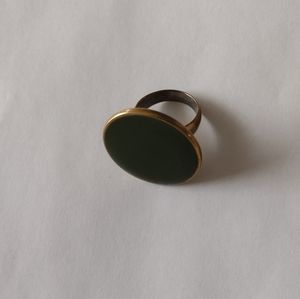 Vintage ring green round shape